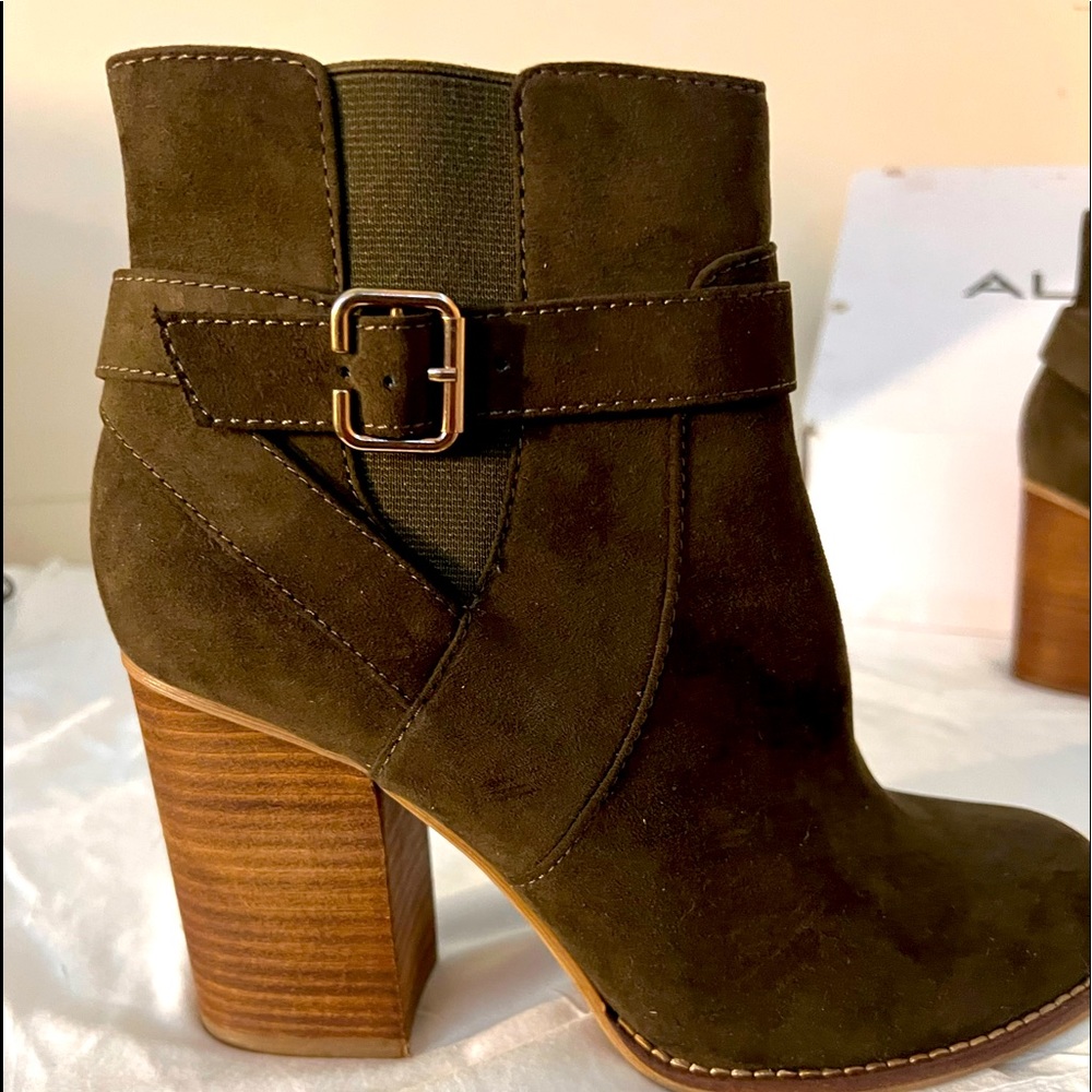 Aldo dark olive green block heel 3.5 in size 9